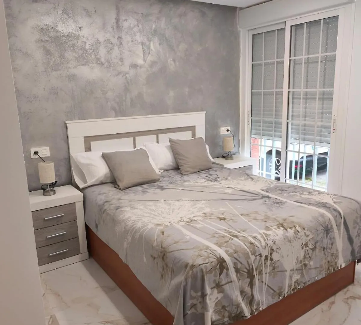Airbhouse Private Rooms & Apartments Triana Sevilla 0*,  España