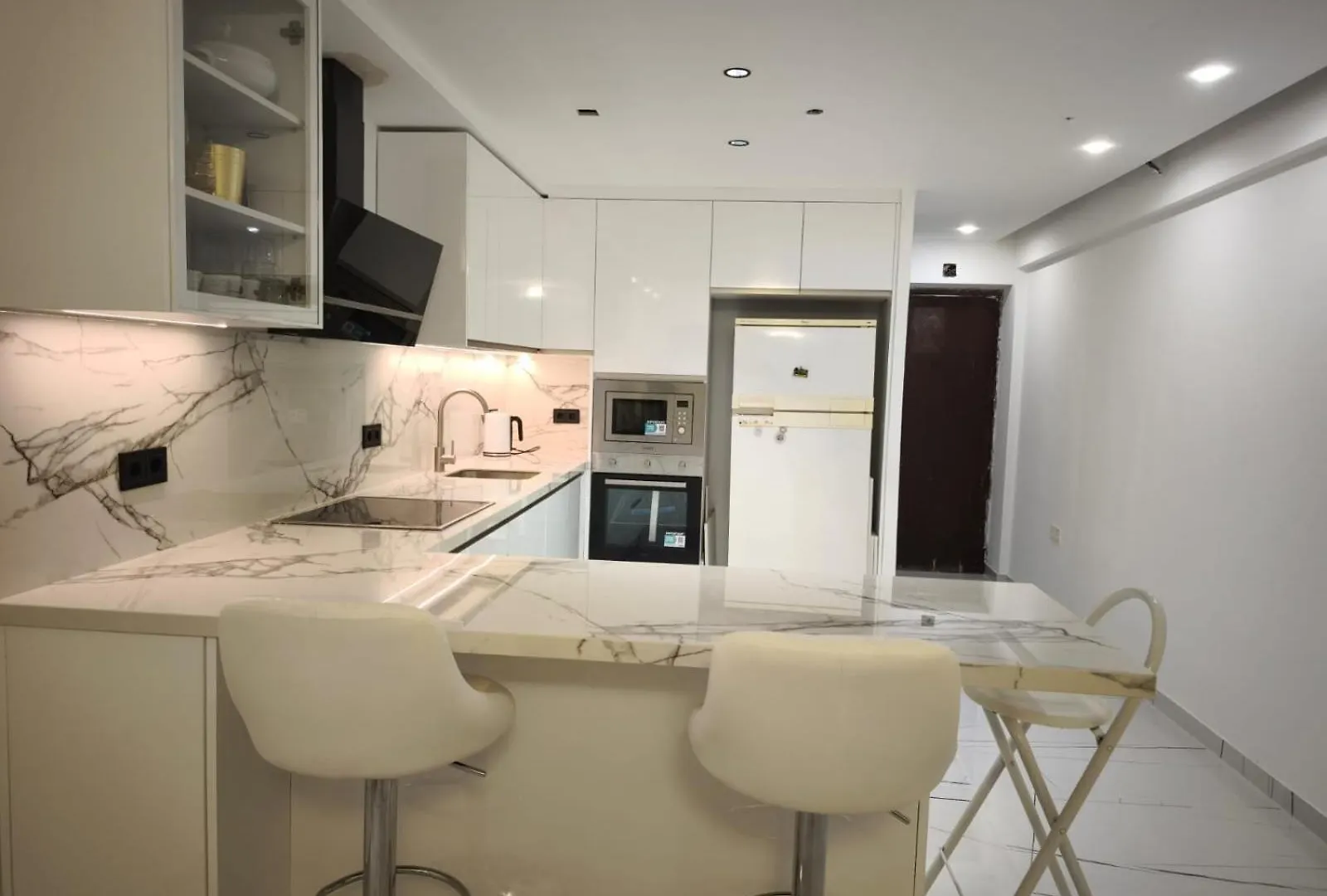 Airbhouse Private Rooms & Apartments Triana Sevilla 0*,