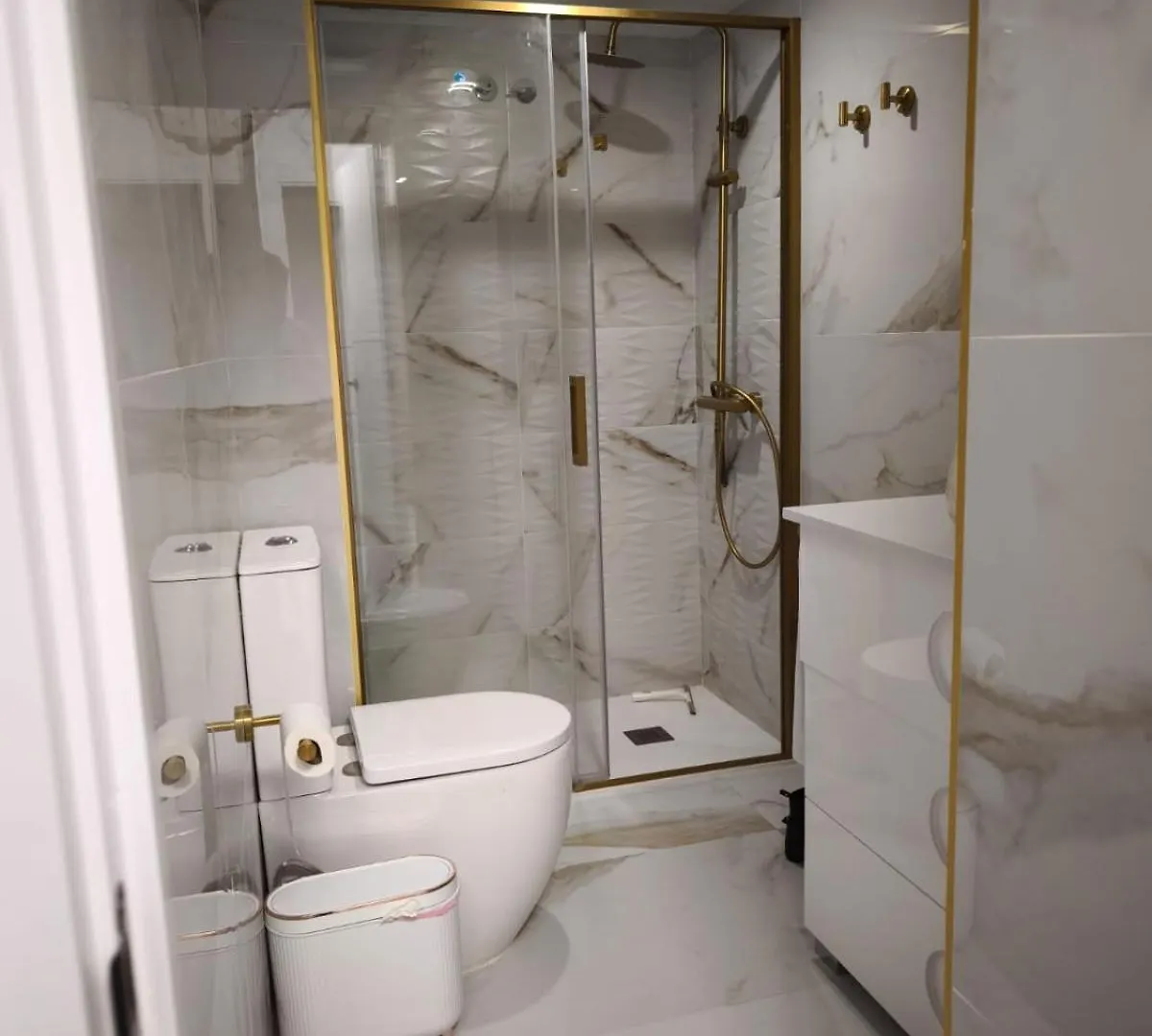 Airbhouse Private Rooms & Apartments Triana Sevilla